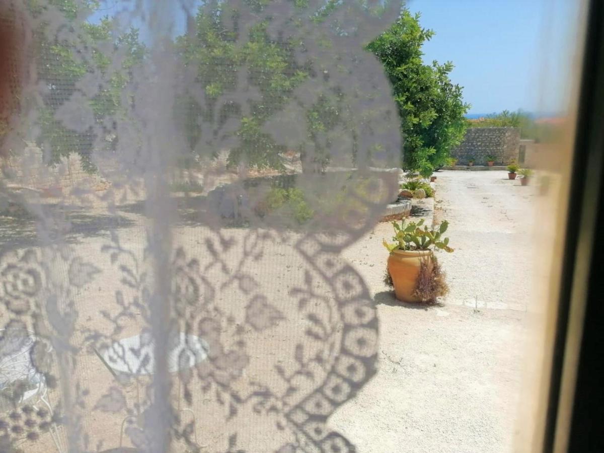 Il Baglio Di Kharrub Rural Guest House ปอซซัลโล ภายนอก รูปภาพ