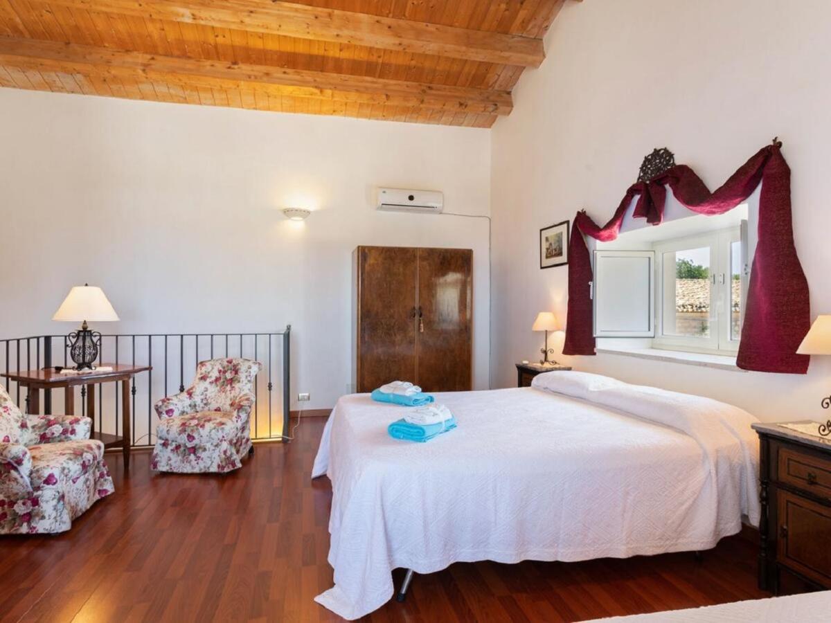 Il Baglio Di Kharrub Rural Guest House ปอซซัลโล ภายนอก รูปภาพ