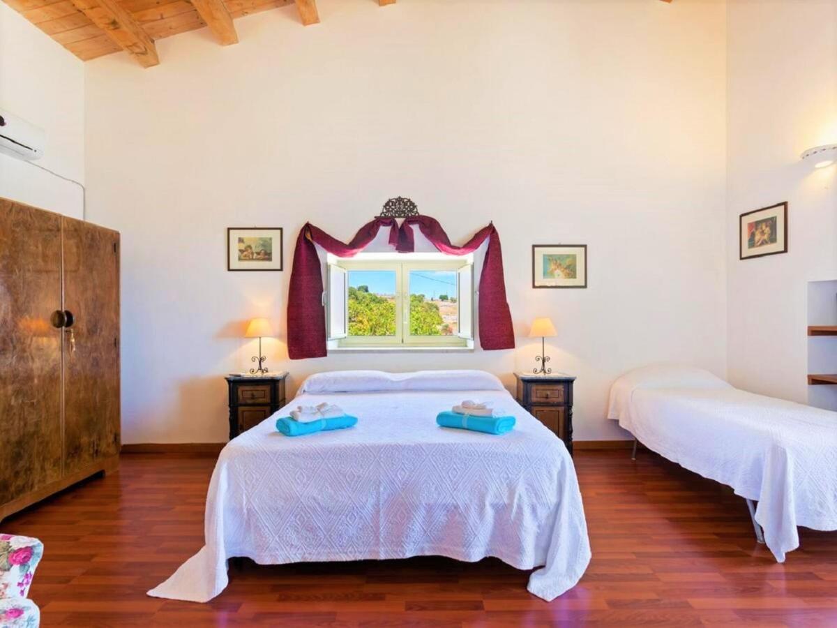 Il Baglio Di Kharrub Rural Guest House ปอซซัลโล ภายนอก รูปภาพ
